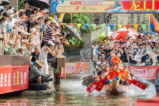 优质锋线！迈尔斯-布里奇斯21投10中得24分7板6助 仍吞下惨败